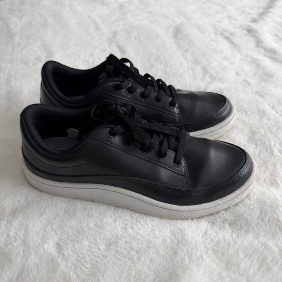 allbirds Shoes - Allbirds Plant Pacer Sneaker Black Women’s Size 7